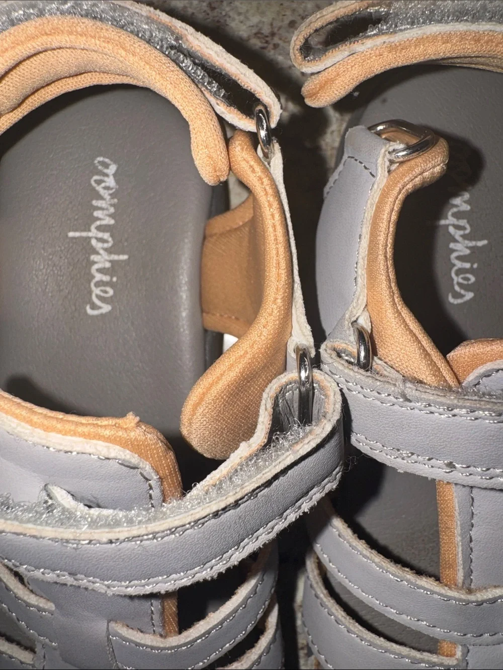 oomphies closed toe